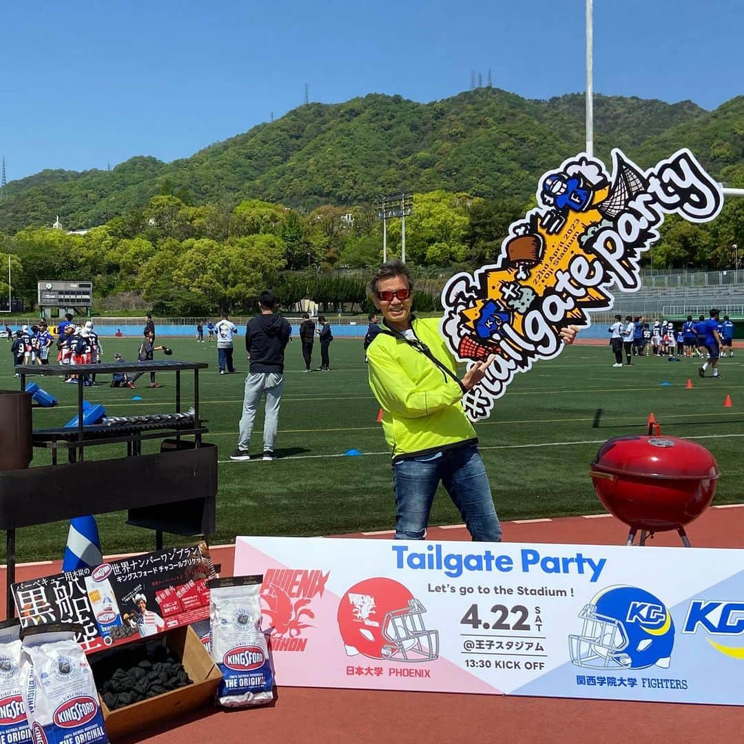 ヒロ寺平のインスタグラム：「Super Fine Day  王子スタジアムにやって来た。  学生アメリカンフットボール、春の交流戦関学日大戦で初の盛り上げイベントがあるので、それを盛り上げる為に。  なんかワイワイと今から1日楽しくなりそうな予感。  https://www.mbs-mhd.jp/pdf/230414_2.pdf  #ヒロ寺平 #ヒロT」