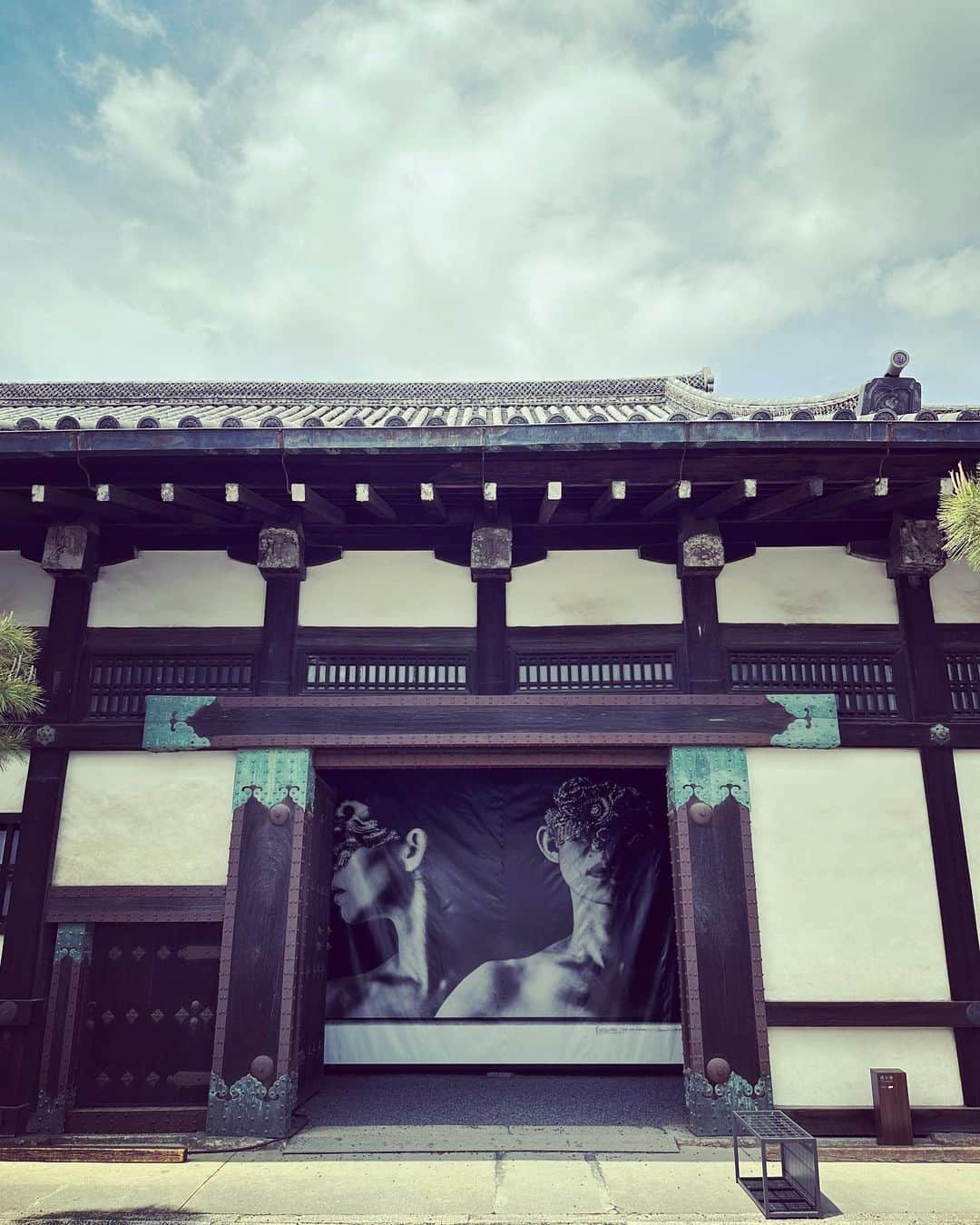 HiRAO INCのインスタグラム：「. KYOTOGRAPHY  @kyotographie @dior  @yuriko_takagi_photo  @tsuyoshi_tane」