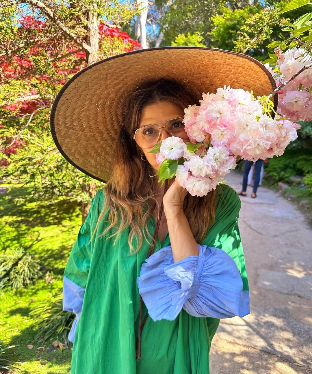 マリサ・トメイさんのインスタグラム写真 - (マリサ・トメイInstagram)「A beautiful day @lotusland_gannawalska 🪷」4月22日 11時22分 - marisatomei