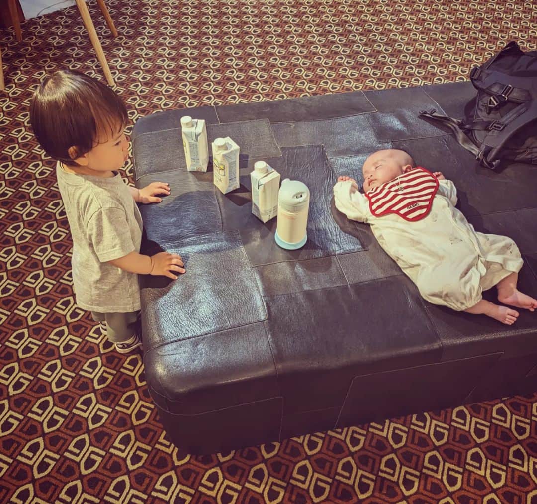 磯部正文さんのインスタグラム写真 - (磯部正文Instagram)「⁡ ⁡GARNIの展示会へ⁡ ⁡生後2ヶ月の赤ちゃんを抱っこ⁡ ⁡癒し」4月22日 11時19分 - masafumiisobe