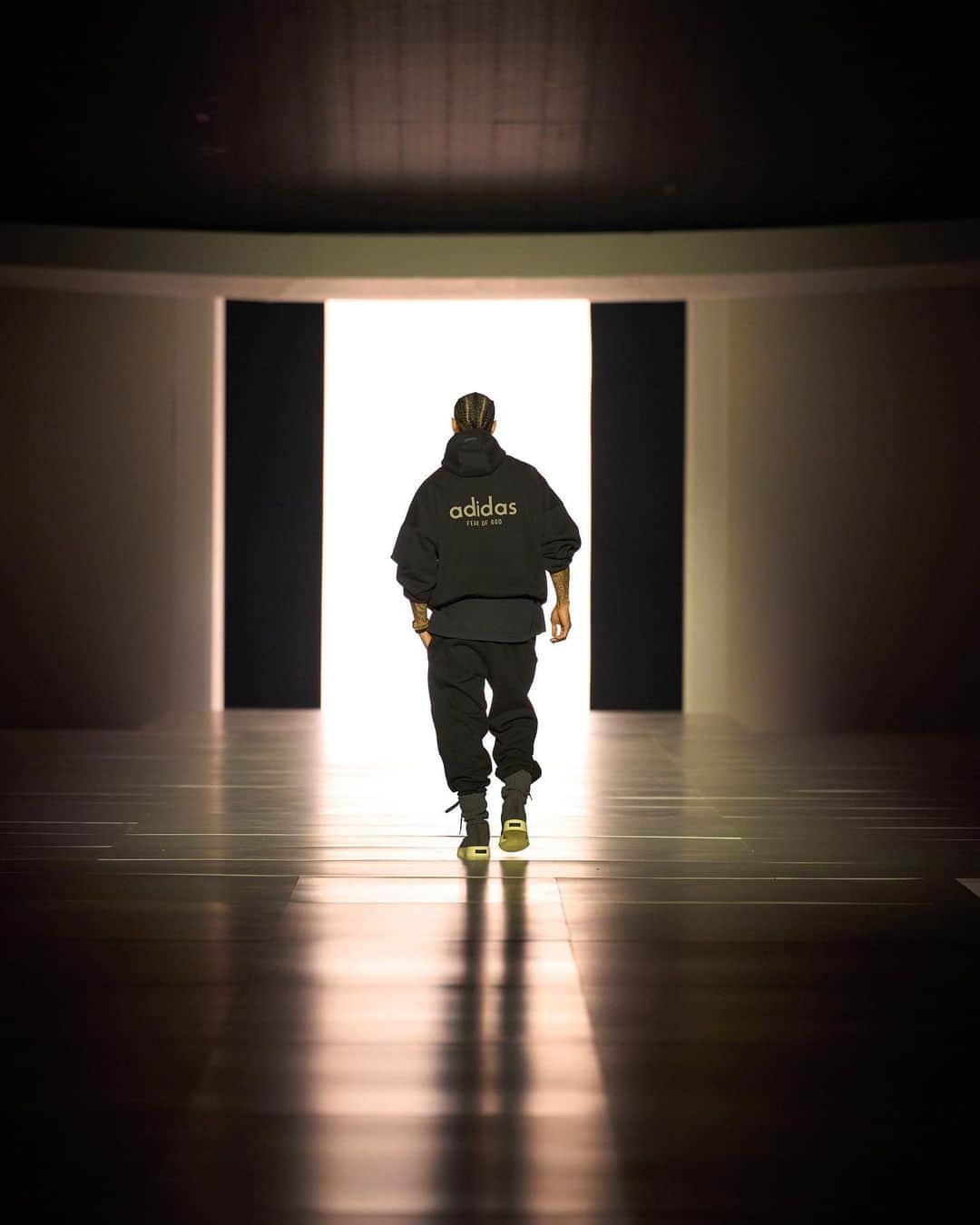 のインスタグラム：「Fear of God Athletics. Coming soon.」