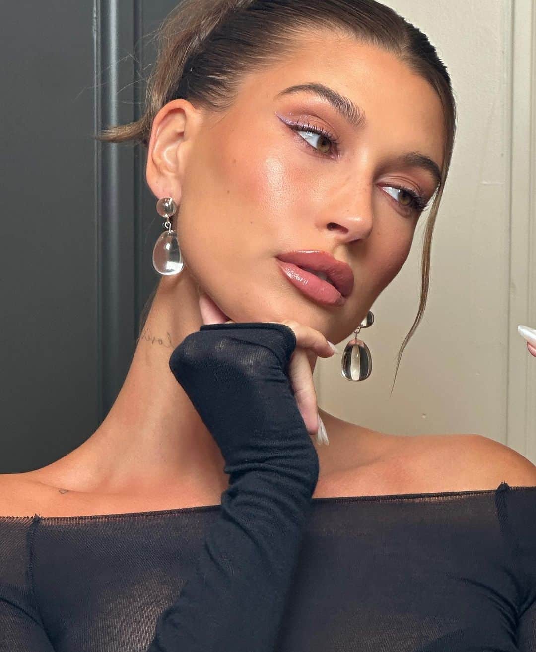 ハイレイ・ロード・ボールドウィンのインスタグラム：「💜🙆🏼‍♀️」