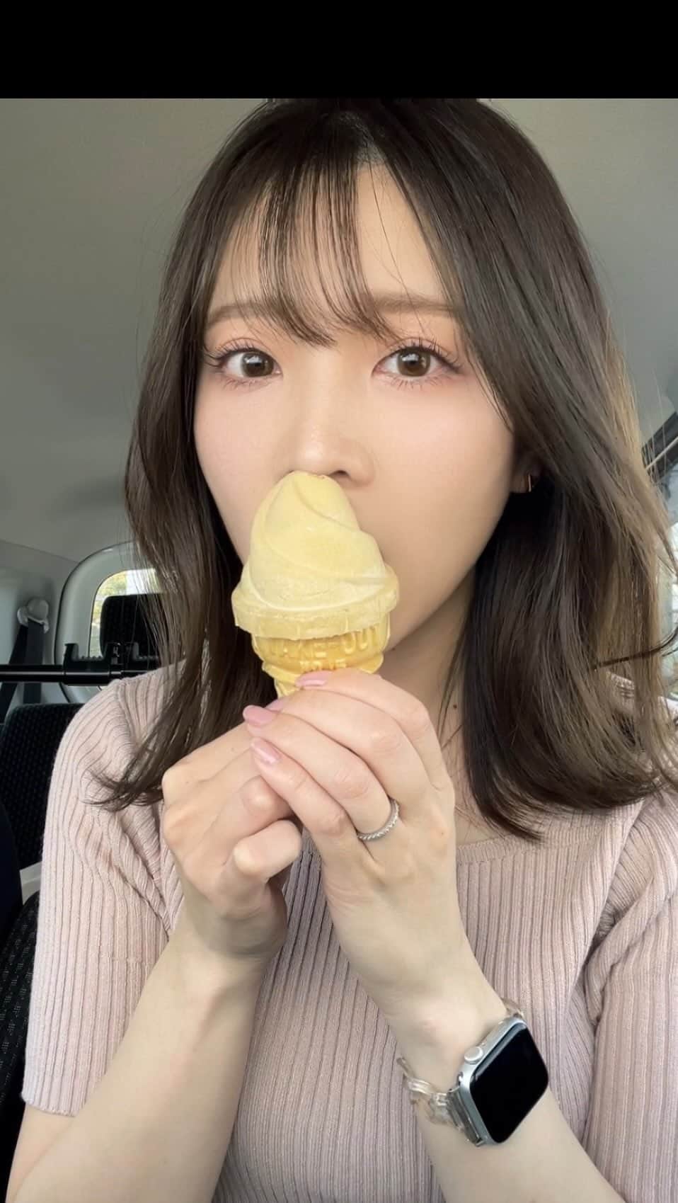 本谷紗己のインスタグラム：「春夏秋冬グリーンソフト🍦 固いのもやらこいのんも大好きです🙆‍♀️ 　#グリーンソフト　#insta_wakayama #wakayama #和歌山　#さぴ和歌山　#わくわく編集部　#なんて素敵な和歌山なんでしょう　#抹茶」