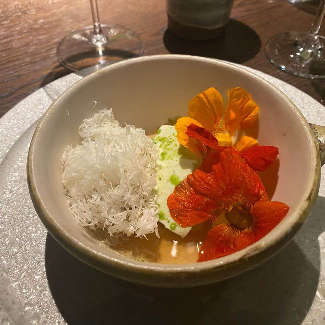 林千晶さんのインスタグラム写真 - (林千晶Instagram)「デザートなのに、頭を使いながら食べるなんてことがあっていいのか？！  美味しいとか美味しくないを超え、未知との遭遇の世界でした。  #nomakyoto」4月22日 11時50分 - chiaki_0808