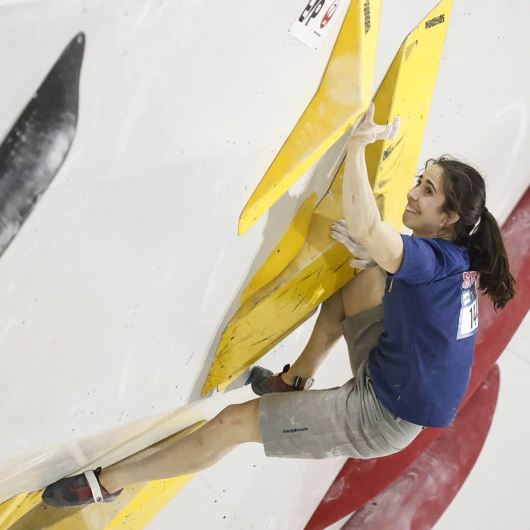 スターシャ・ゲージョのインスタグラム：「Not the best start of the season, but the next opportunity is already next weekend. Pretty happy with the solution I have found in this yellow boulder.  14th in my group, couldn't find a way around one boulder and fell on the top of the slab, which would be getting me into the next round.  Hopefully I will find my flow and get some better challenges for my body in Seoul 🙌🏼  @unparallelup @trangoworldofficial @tokyo_powder_germany  @dimitris_tosidis @ifsclimbing」