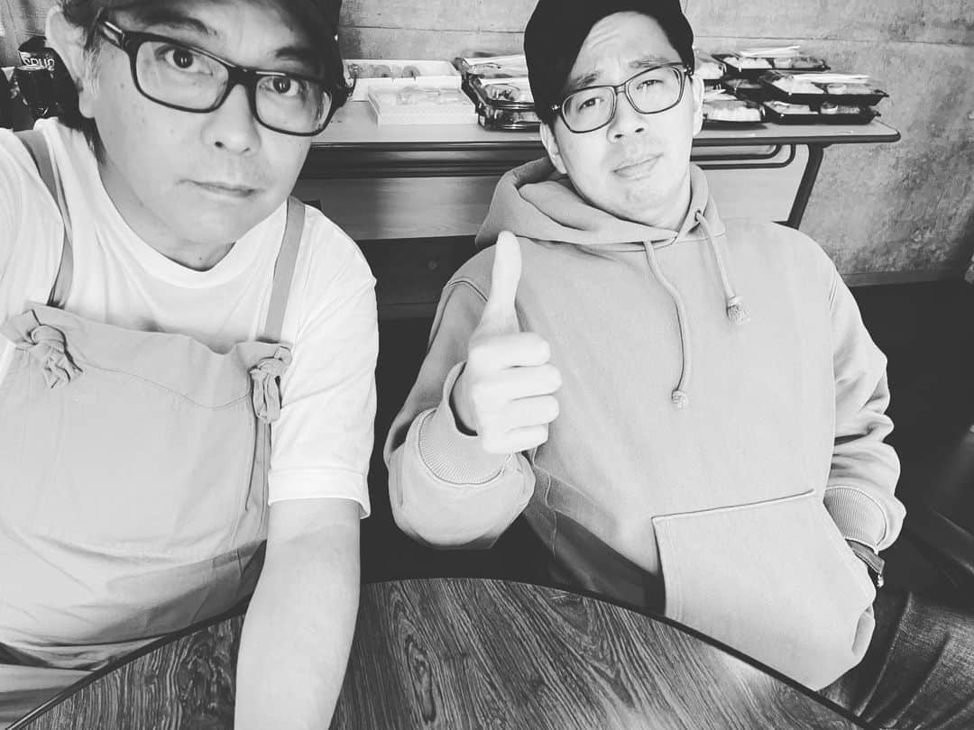 のインスタグラム：「デビン君とキーボードの打ち合わせ。」