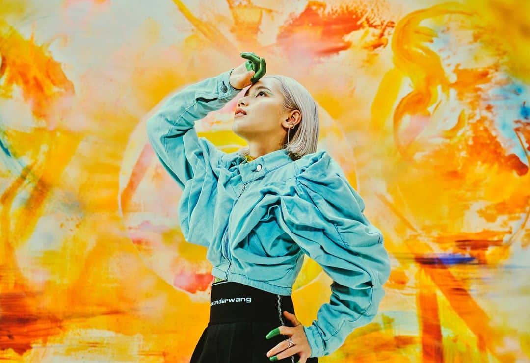 のインスタグラム：「===New me==  2023  Let's Take Off  🦜  Photographer / Directer :  @seiyafujii  Stylist : @uchi_daxx  Hairmake : @youca1220  Beautiful painting : @karin_okoso   ＝＝＝＝＝＝＝＝＝＝＝＝＝」