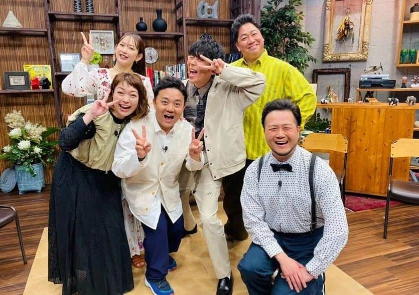 小雪さんのインスタグラム写真 - (小雪Instagram)「📺️ 新番組！今夜6時55分 テレQ《たくなる》 @takunaru_takunaru   このメンバーでのお仕事は初めてで 最初のスタジオ収録、緊張しました。笑 楽しかったなー！  土曜の夜、宜しくお願いします☺  #テレQ #たくなる」4月22日 12時12分 - koyuki2