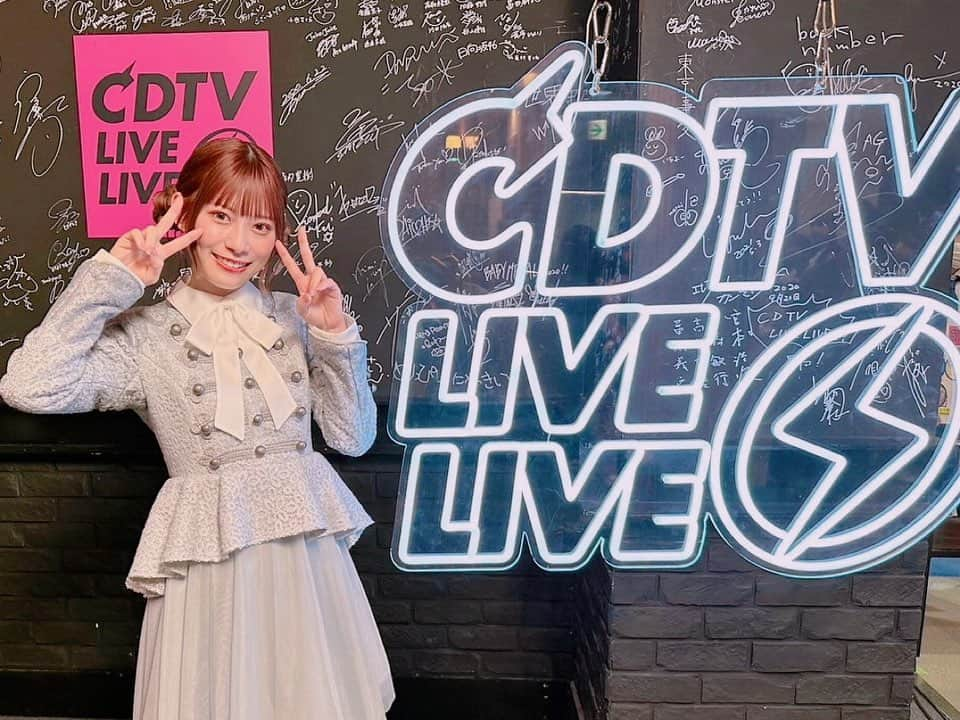 東村芽依さんのインスタグラム写真 - (東村芽依Instagram)「. ｢CDTV LIVE！LIVE！｣2時間スペシャル ありがとうございました️🩵 新衣装可愛いです🫧 #CDTV#日向坂46#Onechoice #東村芽依#meigram」4月22日 12時26分 - mei.higashimura