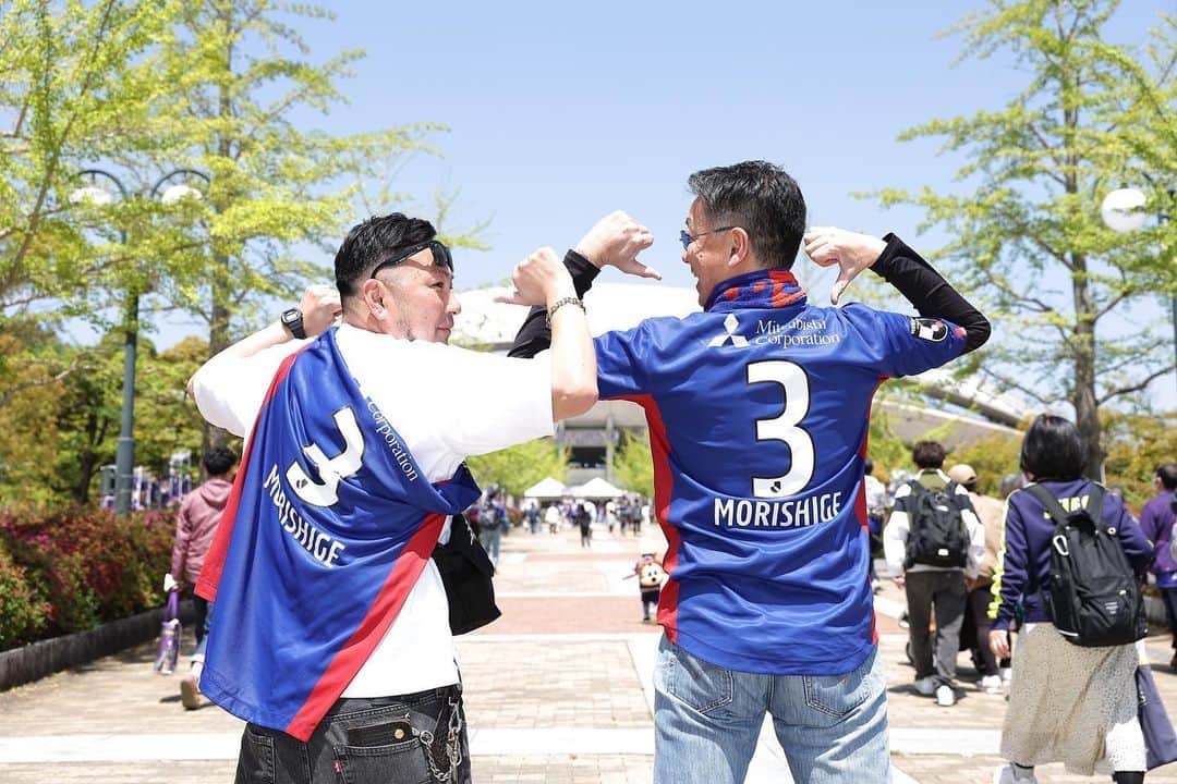 FC東京オフィシャルグッズさんのインスタグラム写真 - (FC東京オフィシャルグッズInstagram)「🔵🔴 𝙈𝘼𝙏𝘾𝙃𝘿𝘼𝙔 #TokyoHiroshima   アウェイ広島までありがとうございます🙏🔵🔴  今日もともに戦いましょう!!🤝🔵🔴  @fctokyoofficial  #FC東京 #fctokyo #tokyo」4月22日 12時29分 - fctokyoofficial