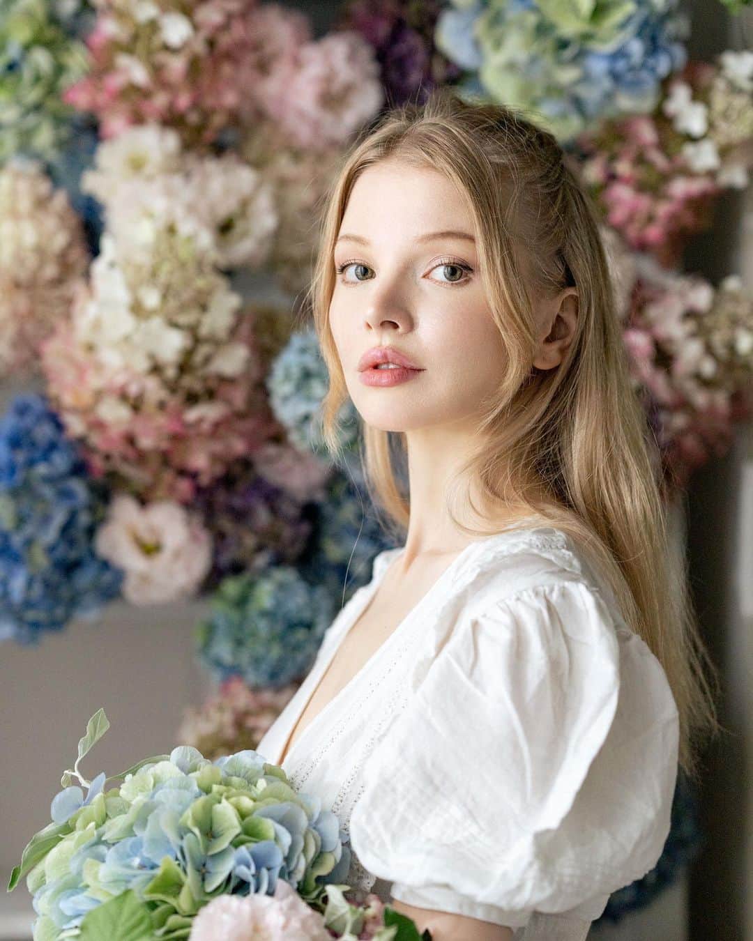 リリ・ヨハンソンのインスタグラム：「💟 𝐓𝐎𝐌𝐎𝐑𝐑𝐎𝗪𝐒 𝐄𝐕𝐄𝐍𝐓 💟⁣ ⁣ The 2nd fundraising party will be held tomorrow (April, Sunday the 23rd) ⁣ ⁣ 𝐋𝐨𝐜𝐚𝐭𝐢𝐨𝐧: Asakusa Cafe'Rest Cuzn Homeground⁣ 𝐓𝐢𝐦𝐞: 16:00~22:00⁣ ⁣ There will be many artists and DJs lending their talent for the event 🎶 there will also be a bake sale, flowers, clothing and art for sale, and raffle prizes! More details for the party on Erica’s fundraising page for me @fundraising.friends . All money made will go to my medical bills, surgery and support.⁣ ⁣ My sweet friend Erica didn’t have much time to promote the event this time, she’s both a mom and works. She has a lot on her plate to say the least, but organizes these events out of the kindness of her heart to help save my life. ⁣ ⁣ So please reach out to as many friends as you can and bring them along with you to the event!! 🙏🏻⁣ ⁣ Please tag me if you go and I will repost your stories/posts (also very curious to see how the event turns out) 🤍⁣ ⁣ I’m so grateful for your support on this day…it will be my one year “anniversary” of laying in bed in unbearable pain from these horrible injuries no human being should ever have to suffer. So thank you for your help, thank you for giving me a fighting chance.」