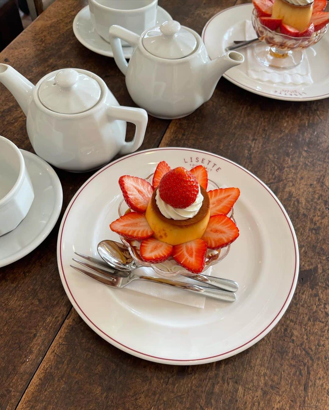 𝗔𝗜のインスタグラム：「. 🍓Cafe Lisette  . 大好きなプリンアラモード🍮♡ . いちご🍓たっぷりでおいしすぎました🥰 . . #二子玉カフェ #プリンアラモード #プリン #いちごスイーツ #いちご #cafe #カフェ #二子玉川ランチ #2児ママ #読モ #ワーママ #小学生ママ #mamalife #紅茶 #おやつの時間」