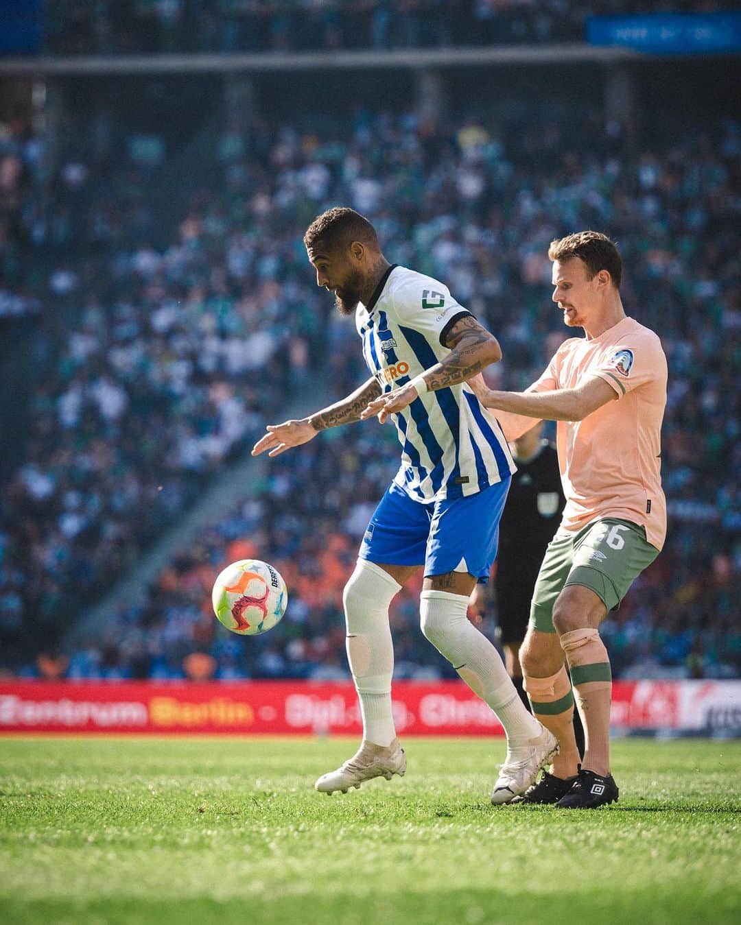 ヘルタ・ベルリンのインスタグラム：「Schlusspfiff. 😶 Wir verlieren 2:4 gegen @werderbremen.  . . #BSCSVW 🔚 | 2:4 | #HaHoHe #HerthaBSC」