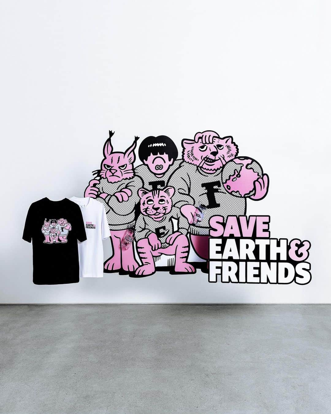 レイニングチャンプさんのインスタグラム写真 - (レイニングチャンプInstagram)「Save Earth & Friends with Face Oka.  As part of our annual Earth Day initiative to support the places we play, and the wildlife we share them with, we teamed up with internationally renowned, Tokyo-born artist @face_oka on a special three-piece capsule.  This year, we spotlight three wild cat species that are endemic to Canada and Japan — the Canada Lynx, Iriomote Cat, and Pallas's Cat. The capsule includes a 'Save Earth & Friends' midweight graphic T-shirt and Nalgene water bottle, illustrated in Face Oka's distinct, comical style.  10% of all sales will be donated directly to Panthera, a leading organization devoted to protecting and defending the world’s 40 species of wild cats and their natural habitats.  The Earth Day Pack launches today, April 22nd, 2023 — in-stores and online on reigningchamp.com.  #reigningchamp #earthday #faceoka」4月22日 23時01分 - reigningchamp