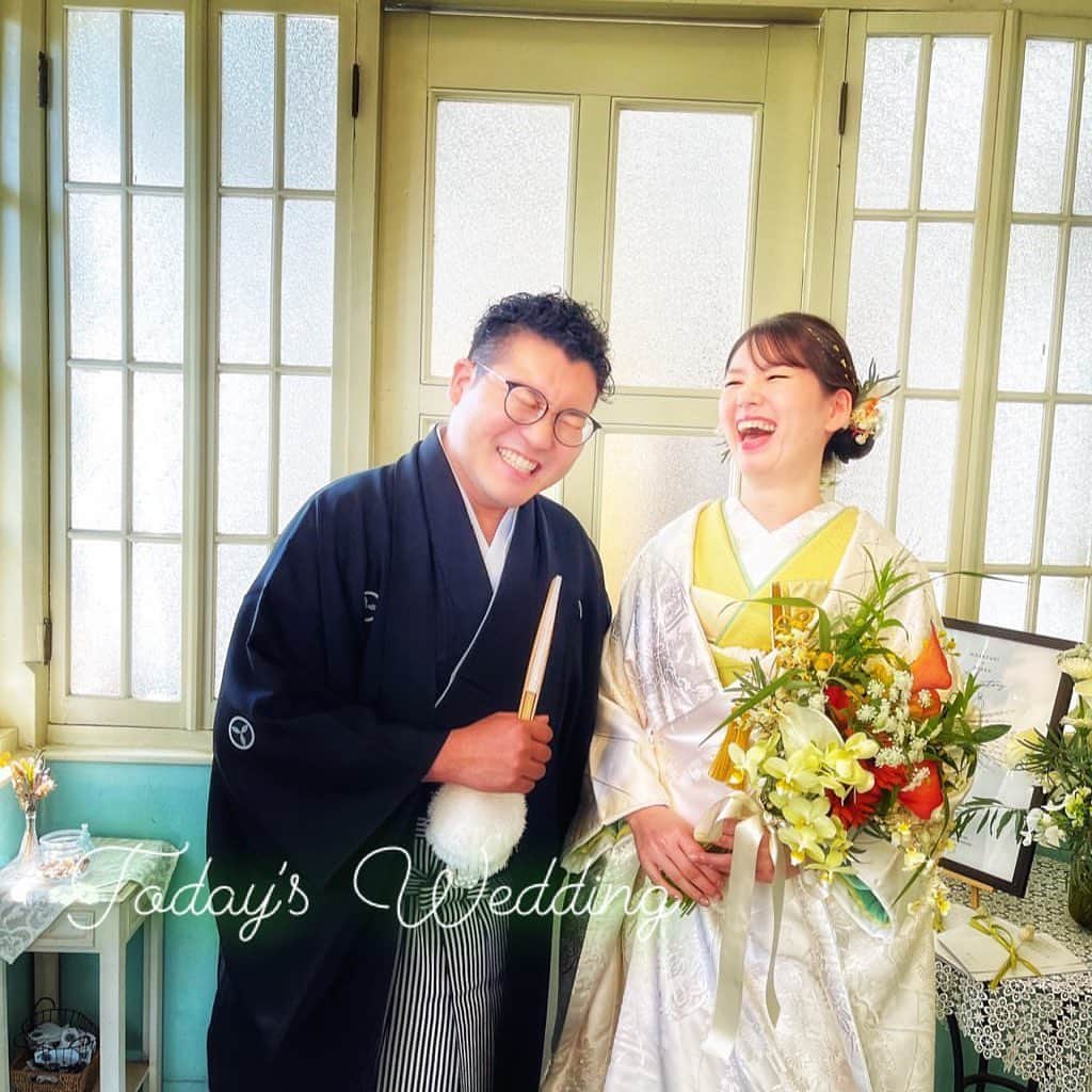 神戸北野サッスーン邸のインスタグラム：「• @sassoon_weddingplace ✳︎ • • 4月22日  良い夫婦の日 • 笑顔溢れる一日になりました💎 • •  #サッスーン花嫁 #ブライダルフェア #サッスーン邸 #神戸北野サッスーン邸 #神戸結婚式 #北野結婚式 #北野異人館 #関西結婚式場  #貸切ウエディング #アットホームウェディング #異人館ウェディング #神戸前撮り #歴史的建造物 #アンティークウェディング #邸宅ウェディング #ガーデンウェディング #北野異人館 #おしゃれ花嫁 #少人数ウエディング #ゲストハウスウェディング#家族婚 #フォトウェディング神戸 #ガーデン」