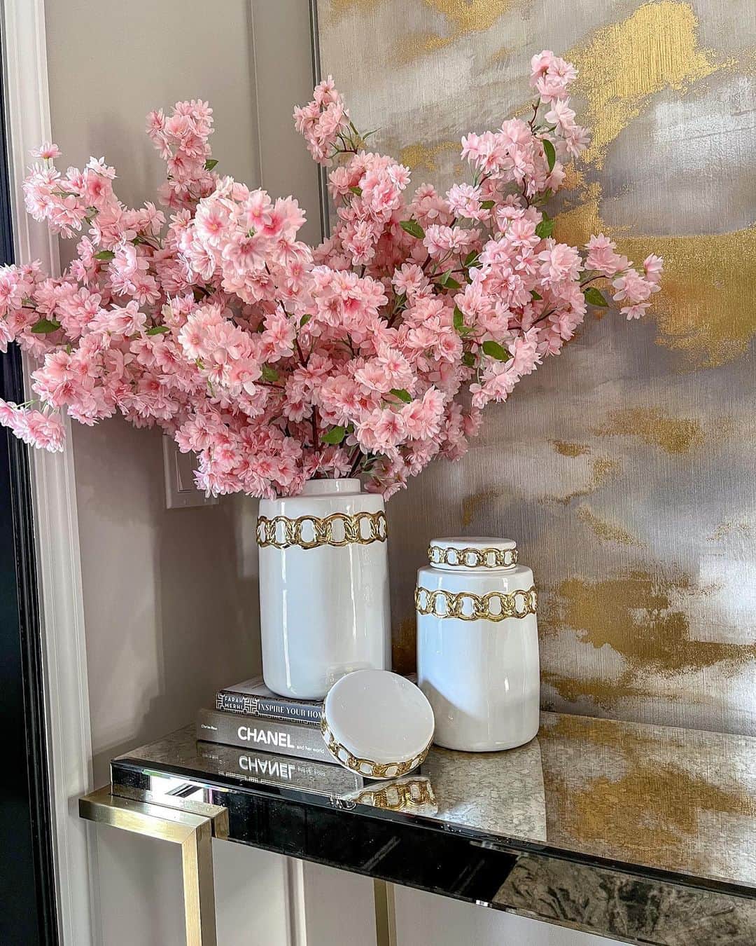 のインスタグラム：「GET READY✨ 30% OFF Flash Sale launching in just TWO hours, 12PM EST to be exact! Canisters, florals, kitchen must-haves and so much more will be 30% off Today, Saturday at 12PM EST! Don’t miss out, sale ends Monday, April 24th at midnight only at inspiremehomedecor.com link in bio!」