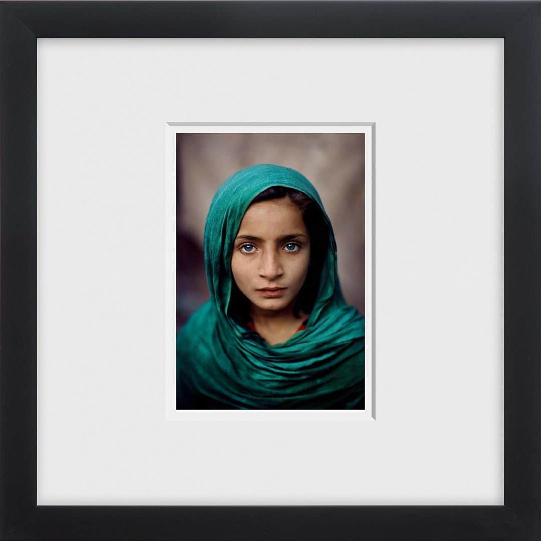 スティーブ・マカリーさんのインスタグラム写真 - (スティーブ・マカリーInstagram)「This image is available for Magnum's Square Print Sale until Sunday, April 23rd. This young, ten-year-old Afghan refugee girl living in Peshawar, Pakistan, had never seen her homeland of Afghanistan.   Link to purchase: https://www.magnumphotos.com/shop/collections/square-prints-04-23/magnum-square-print-vital-signs-steve-mccurry/?fbclid=PAAabIgK3rjs-IJeduqMK4r4j3zF0oziJBgW4RGMcSJPN38cxSMfjKTqYZEB0」4月22日 23時04分 - stevemccurryofficial