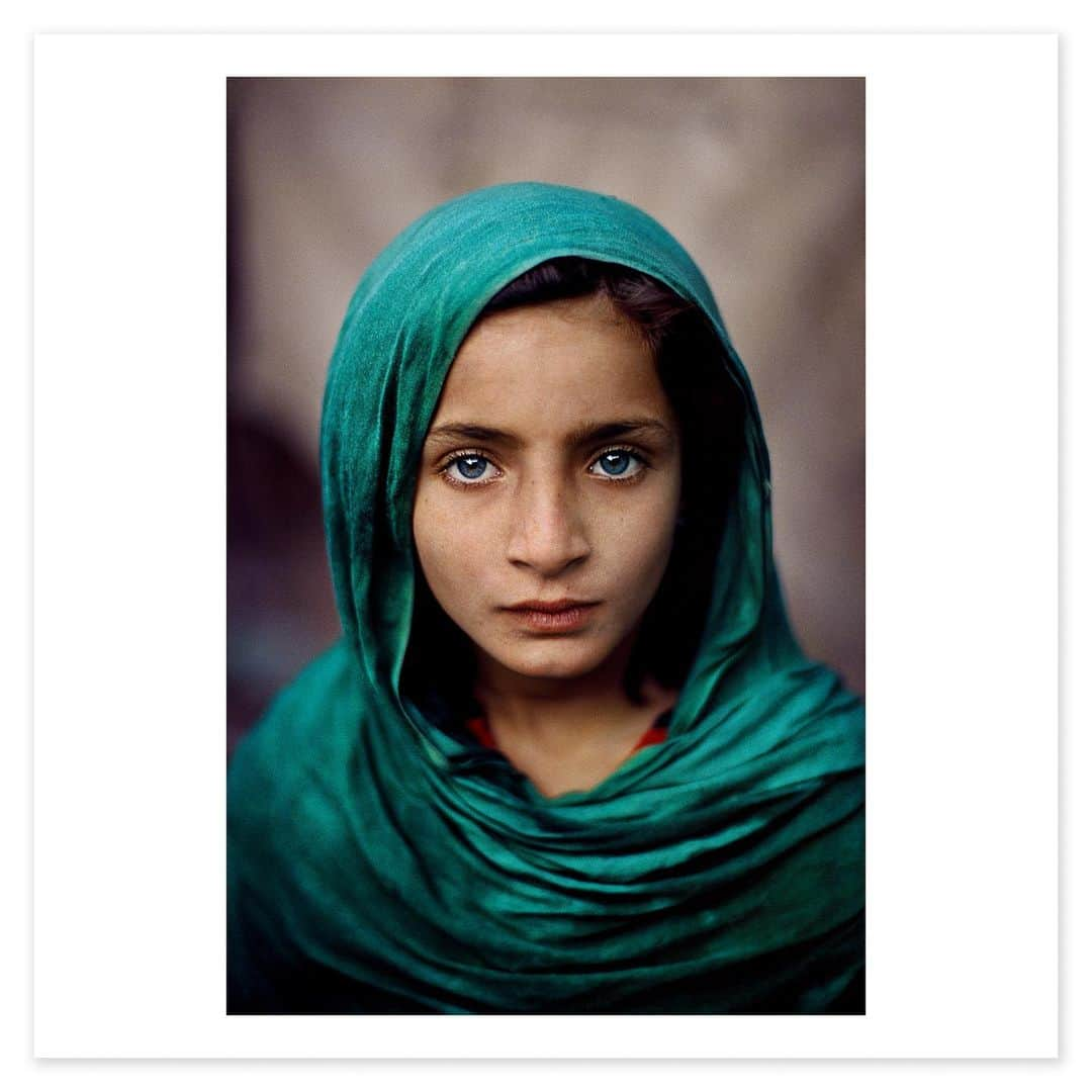 スティーブ・マカリーさんのインスタグラム写真 - (スティーブ・マカリーInstagram)「This image is available for Magnum's Square Print Sale until Sunday, April 23rd. This young, ten-year-old Afghan refugee girl living in Peshawar, Pakistan, had never seen her homeland of Afghanistan.   Link to purchase: https://www.magnumphotos.com/shop/collections/square-prints-04-23/magnum-square-print-vital-signs-steve-mccurry/?fbclid=PAAabIgK3rjs-IJeduqMK4r4j3zF0oziJBgW4RGMcSJPN38cxSMfjKTqYZEB0」4月22日 23時04分 - stevemccurryofficial