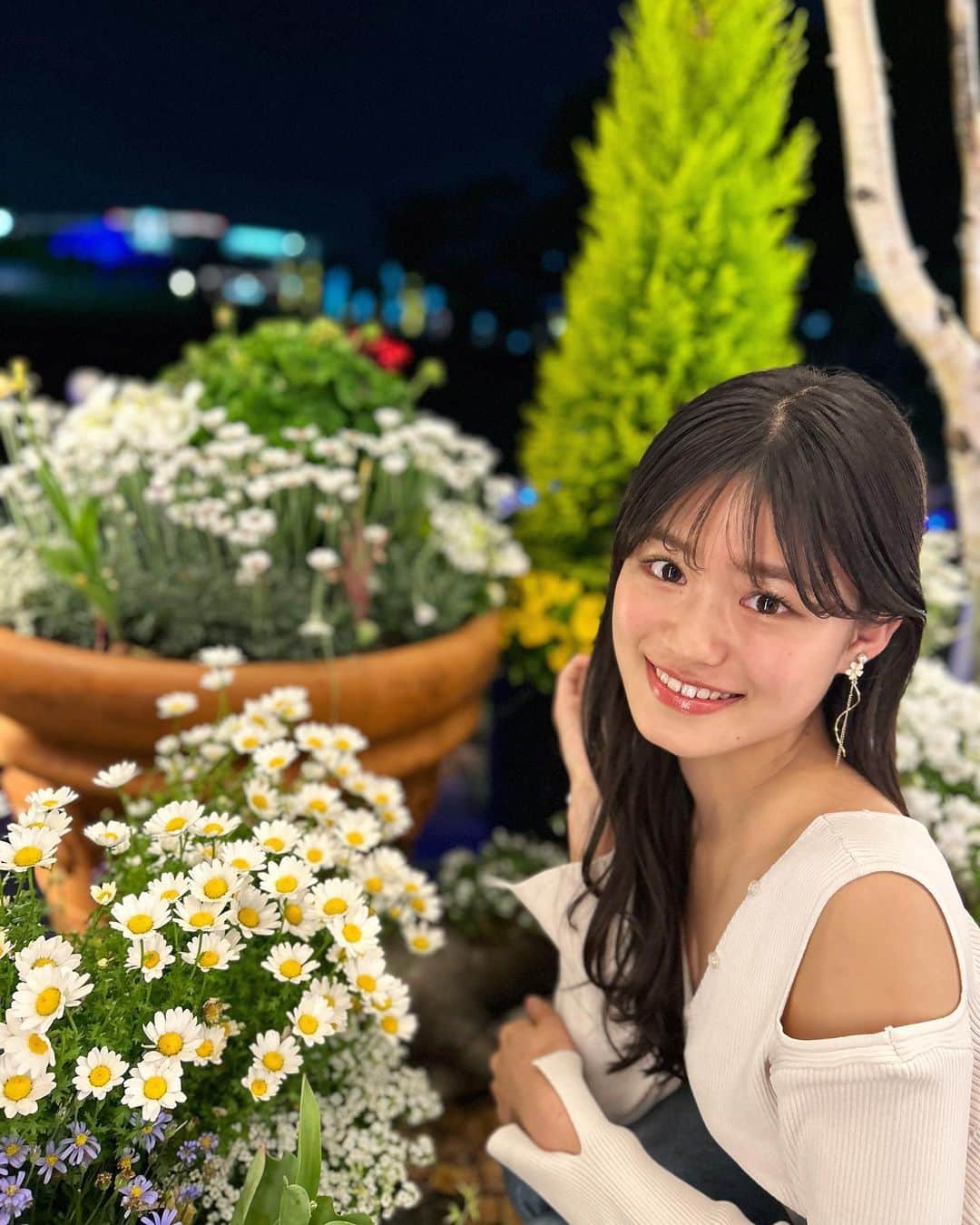 平日菜向のインスタグラム：「お気に入りのピアス🤍」