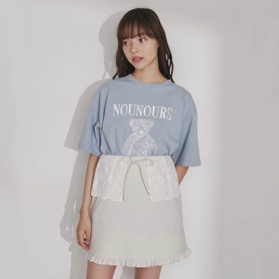 merry jennyさんのインスタグラム写真 - (merry jennyInstagram)「【pre order 10%OFF＆point up×10】 ㅤㅤㅤㅤㅤㅤㅤㅤㅤㅤㅤㅤㅤ 4/21(fri) 12:00 〜 4/25(tue) 23:59 official web store RUNWAY channel にて pre order 10%OFFを開催中‼︎ さらに！ pre order は point up×10・送料無料！  topのURLから⇨  @merryjenny_instagram  ぜひcheckして下さいね！  〇 bear embroidery Tシャツ col : o.white / blue / pink ¥5,500 (tax in)  〇 フリルリボンボウタイブラウス col : o.white / pink / green ¥7,700 (tax in)  #merryjenny #メリージェニー  #2023ss #summer #reflection #くま #tシャツ」4月22日 23時27分 - merryjenny_instagram