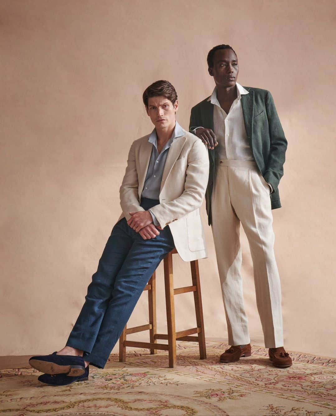 ニュー&リングウッドのインスタグラム：「Carefully dyed to perfection, our new French linen tailoring has a crisp texture and an array of colors suitable for any occasion. Choose from the gentle tone of a duck egg blue, the subtle charm of pastel pink, or the timeless elegance of navy blue. #newandlingwood」