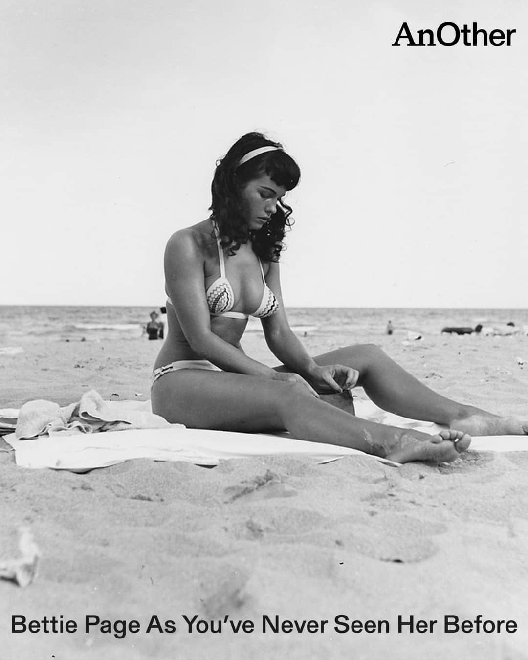 AnOther Magazineのインスタグラム：「Bettie Page was born #OnThisDay, 100 years ago 🤍⁠ ⁠ Synonymous with the cheeky cheesecake photography of the 1950s, #BettiePage might be Nashville’s best-loved export. At the link in bio, we re-examine the book of images by Bunny Yeager, compiled by editor and curator @petra_mason. "While other models looked non-threatening, playing cute and coy, Bettie looked you straight in the eye as if to say: ‘let’s do this, my way!’" Mason told AnOther 📲⁠ ⁠ 📸 Photography by @bunnyyeager, © Bettie Page: Queen of Curves by Petra Mason, @rizzolibooks」