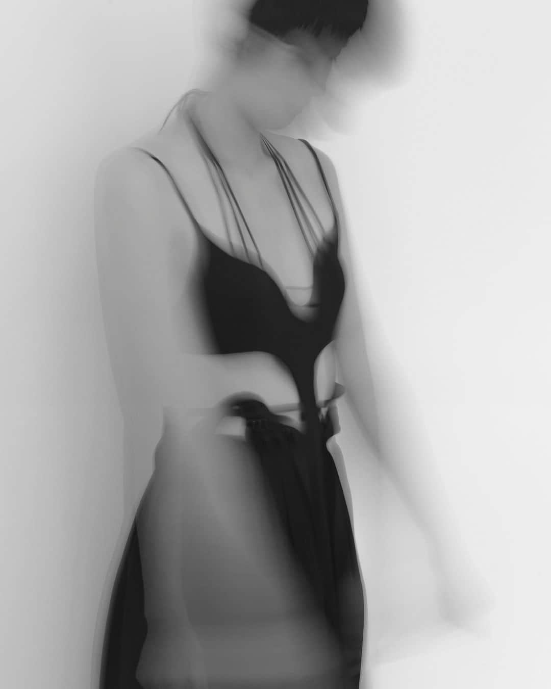 黒河内真衣子のインスタグラム：「Stretched Triacetate Basket Pattern Dress - black  #mamekurogouchi  #24ss」