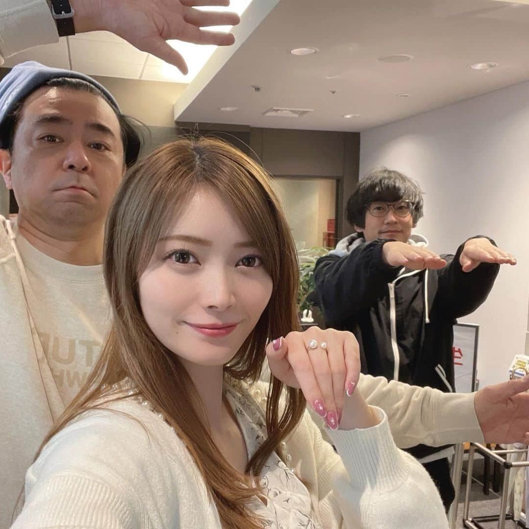 橋本真帆さんのインスタグラム写真 - (橋本真帆Instagram)「♡ . . #ゴチャ14 卒業しました📻💓 1年間すごく楽しかったし鍛えられて本当に感謝でいっぱいですー！ ヤンガのみんなとも出会えてよかった🥲 . . 有野さんいつも素っ気ないふりして優しくて ポンさんは否定しないように面白くしてくれて 井戸田さんはいつもやる気なさそうで顔カッサしてて（笑） 亮さんいつも話広げてくれて 須田さんがいたからリモートの時でもヤンガめっちゃ助かりました🙏 . . もっと早く投稿しようと思ってたんだけど 今週体調崩してて😢 風邪かな？花粉かな？黄砂かな？播磨かな〜 って感じです。（いい納め） . . . . . #ゴチャ14 #mbsラジオ  #有野晋哉 さん #フルポン村上 さん #スピードワゴン井戸田 さん #須田亜香里 さん　#1年間ありがとうございました   . .」4月22日 23時46分 - maho_hashimoto14