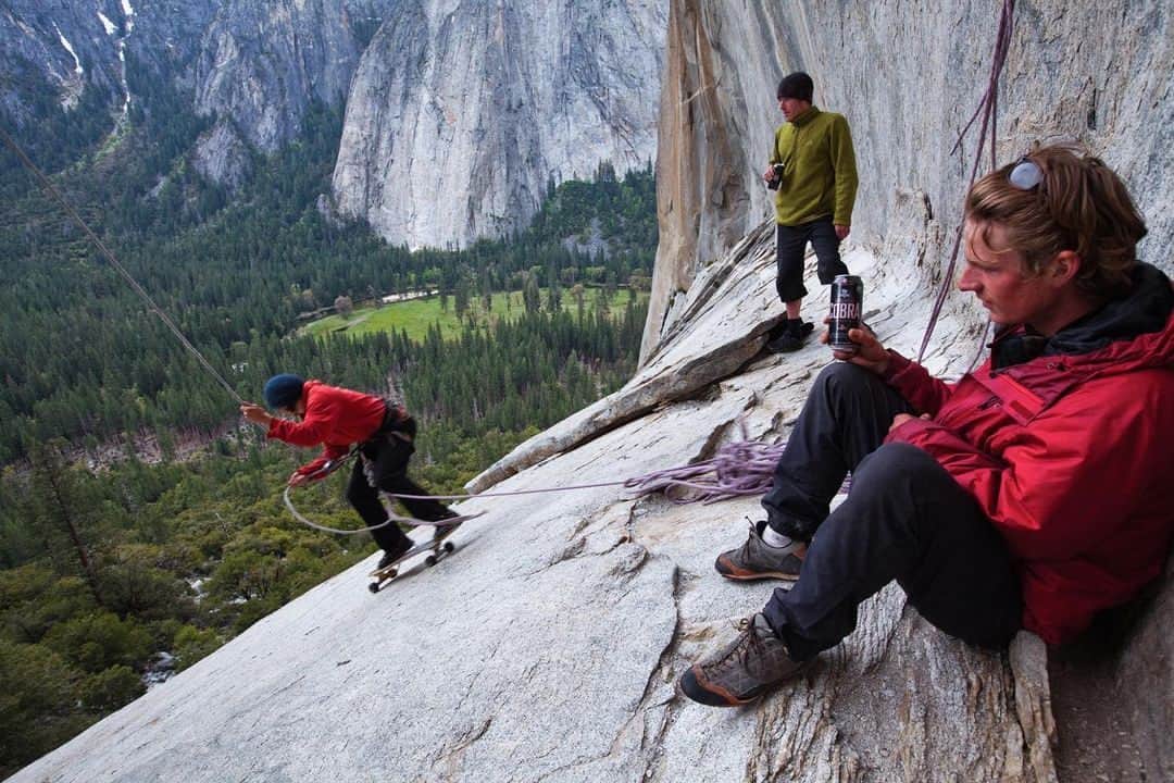 ジミー・チンさんのインスタグラム写真 - (ジミー・チンInstagram)「If you’re looking for climbing beta or valley gossip, head to the bridge below El Cap. ⁣ Second photo: Good times on a rainy day… ⁣ Yosemite Valley, California. Circa 2010. ⁣ Shot on assignment for @natgeo」4月22日 23時48分 - jimmychin