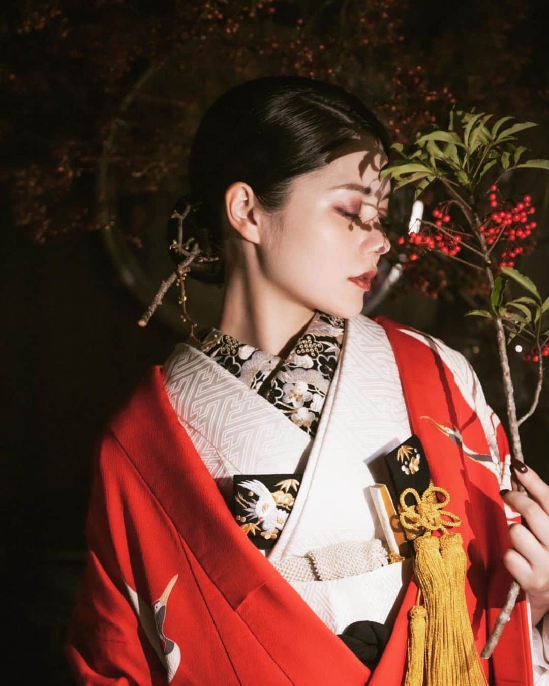 yumehoのインスタグラム：「定番の赤やっぱり1番可愛い❤️ #和装前撮り #和装花嫁」