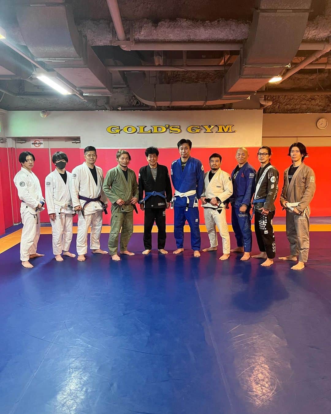 宇野薫のインスタグラム：「今日一日 2023年4月22日  明日は早朝からUFCの解説です！ 早く寝ますおやすみなさい💤」