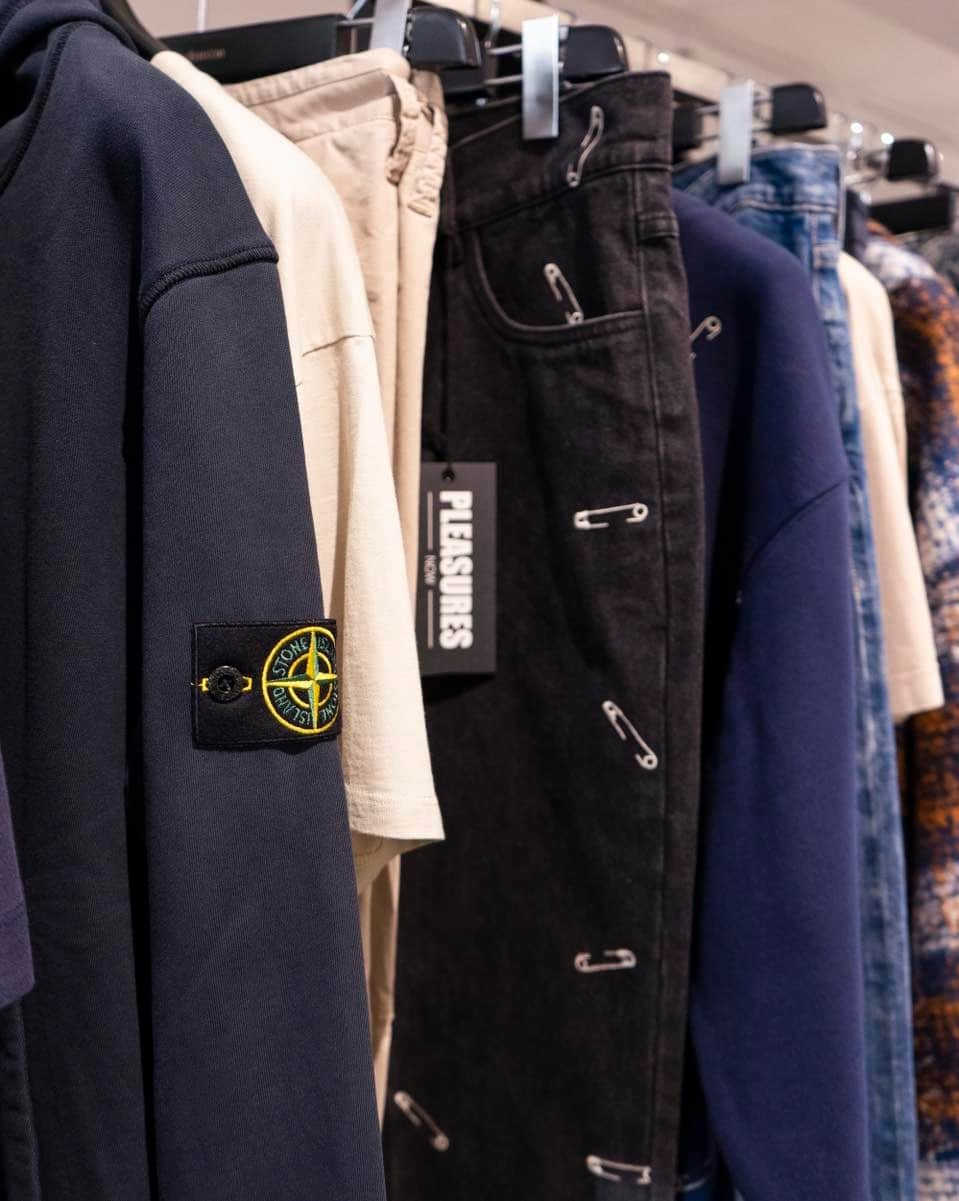 マッシモレベッキのインスタグラム：「Here some STONE ISLAND and PLEASURES brand clothing.  Discover more on our online shop, link in bio.   #fashion #style #fashionblogger #instafashion #fashionable #moda #outfit #outfitoftheday #photooftheday #fashionaddict #model #streetstyle #picoftheday #styleblogger #fashionpost #fashiondiaries #italy #photography #fashionweek #shopping #stylish #stoneisland #tshirts #sporty #summer #viareggio #brand #pleasuresnow」