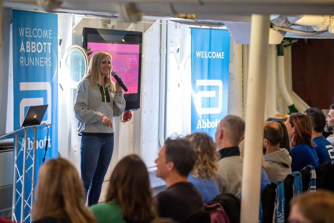 のインスタグラム：「Legendary two-time Olympic marathon runner, Liz Yelling, knows a thing or two about running a successful marathon.  Today, she shared her essential tips with our Abbott runners before they lace up for the race.」