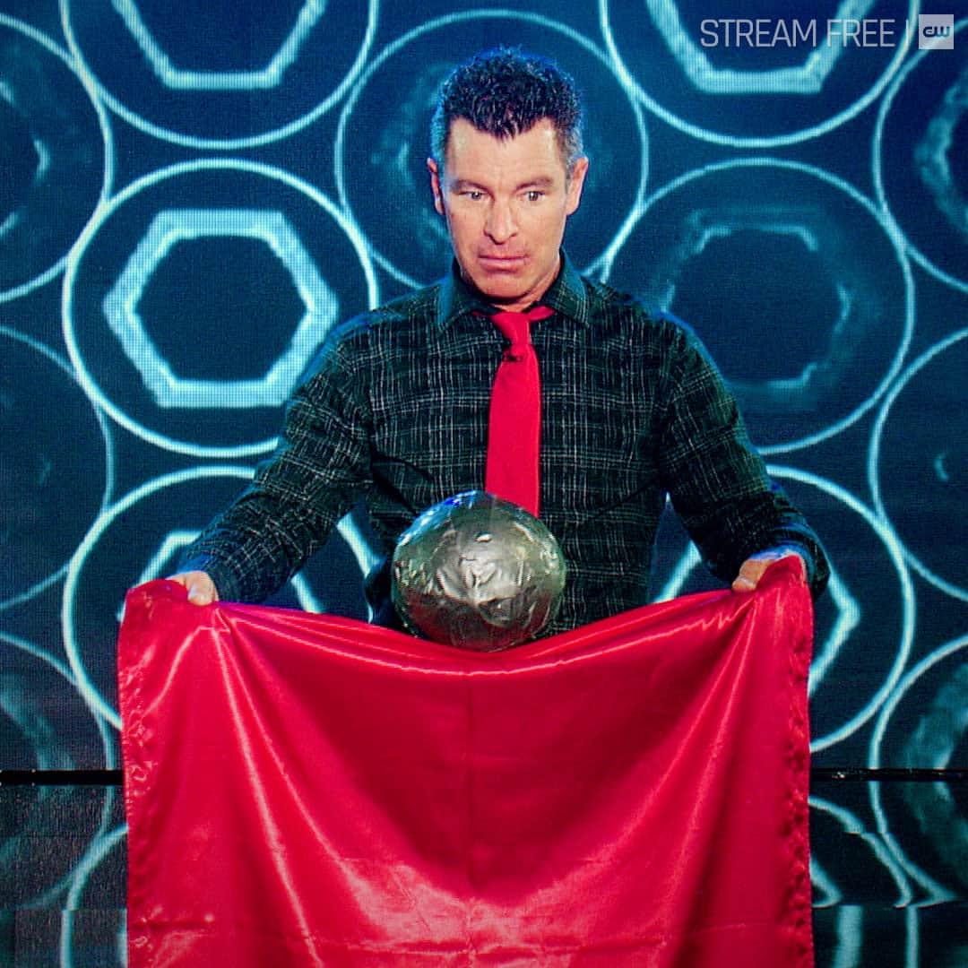 The CWのインスタグラム：「New episodes of #MastersOfIllusion and #CWTotallyWeird air tonight, starting at 8/7c! Stream free tomorrow only on The CW.」