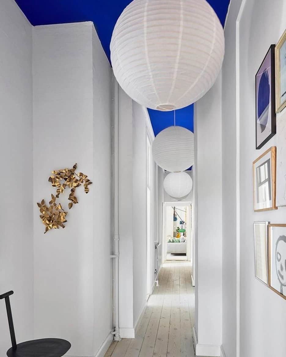Homepolishのインスタグラム：「Playful, stylish, and striking in the hallway of designer Rikke Baumgarten’s Copenhagen home. Via @thetimes  @rikkebaum @baumundpferdgarten   #interiordesign #stylishhome #saturdays #joinfreddie」