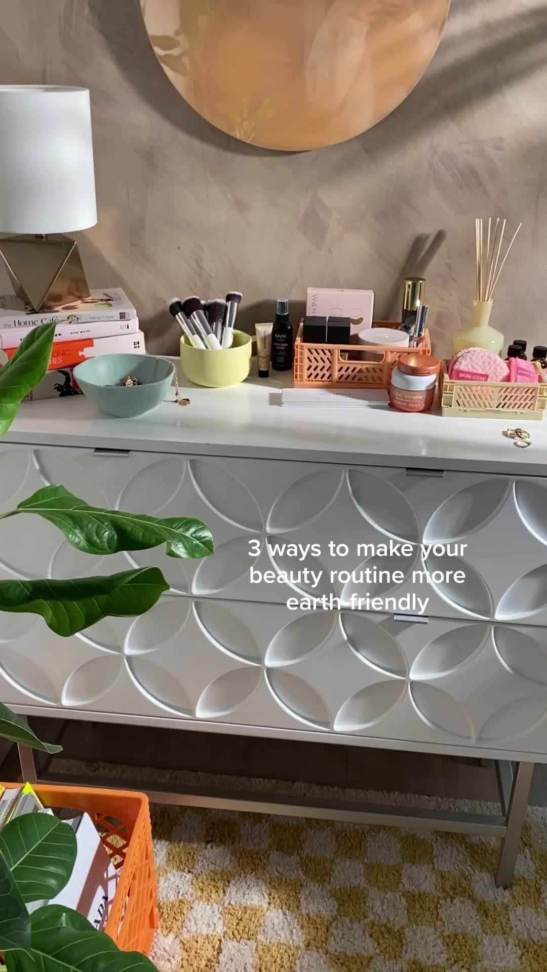 Macy'sのインスタグラム：「Celebrate Earth Day all year long with consciously-made skincare picks! #EarthDay #ConciousBeauty」