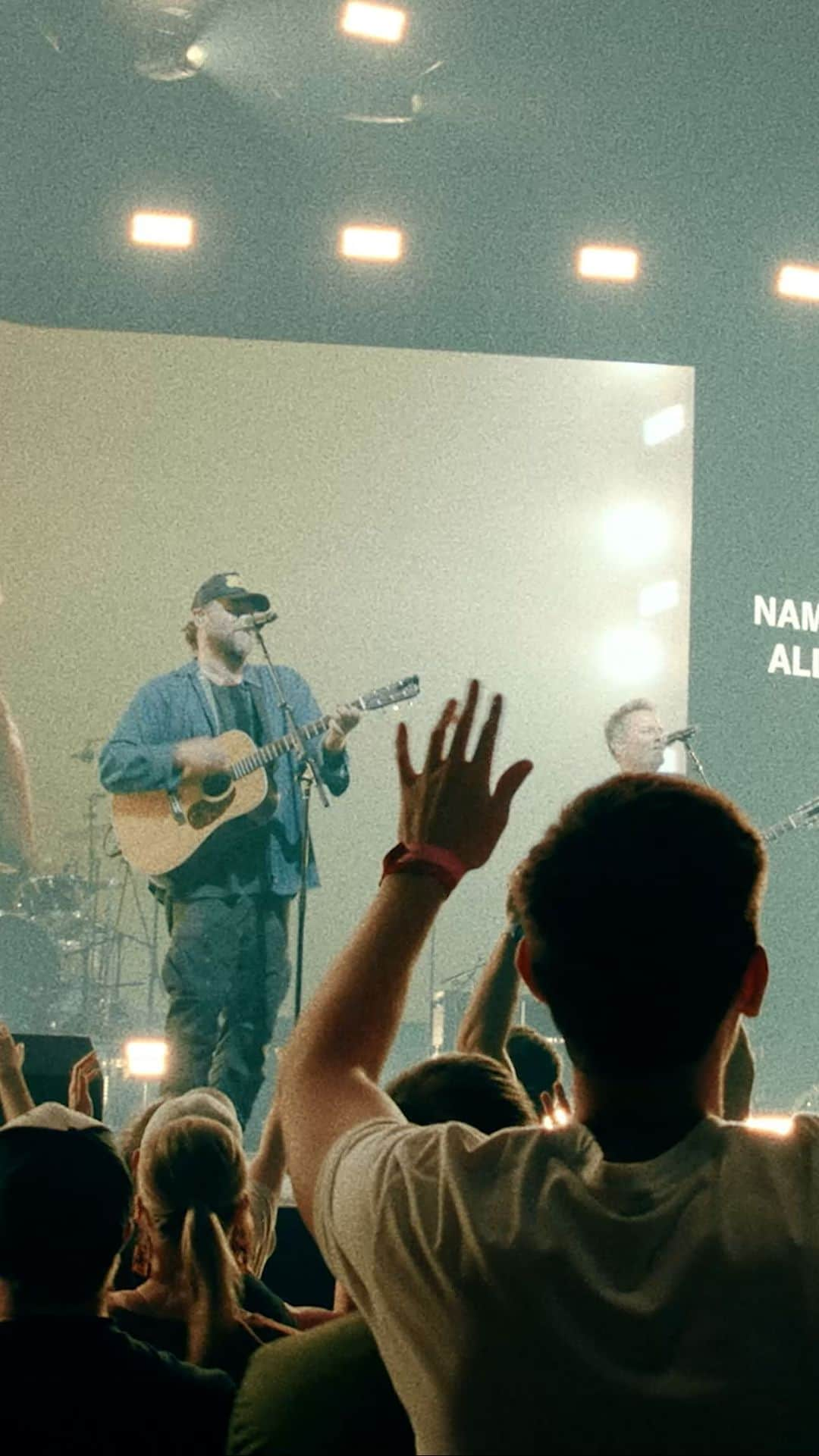 ユナイテッドのインスタグラム：「HE’S THE NAME ABOVE ALL NAMES 🙌  Worship along with one of our highlights from tour‼️ ‘How Great Is Our God (Live from Chicago)’ feat. @christomlin & @patbarrett is available now on YouTube (link on stories)❤️‍🔥」