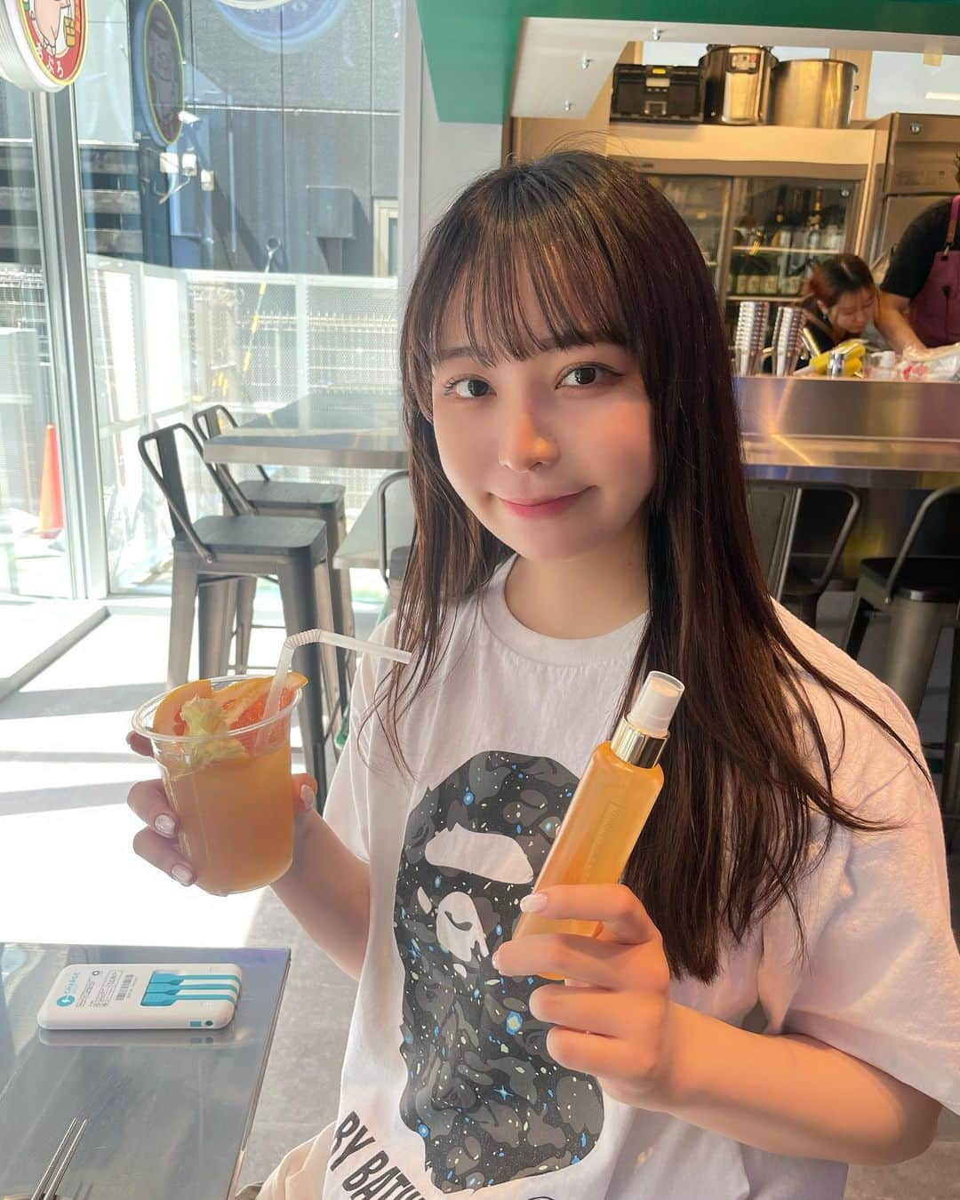 森美生さんのインスタグラム写真 - (森美生Instagram)「今日からオープンの あぷろ東京渋谷店さんにお邪魔してきました！ 福岡で有名な韓国飲食店です🇰🇷🤍 1階は居酒屋のような雰囲気で2階には大画面のサイネージで韓国アイドルの映像が流れてるので推し活もできちゃうの🤩 飲み物の種類も豊富だし食事もとても美味しかったです🫶🏻  #あぷろ #あぷろ東京渋谷店 #東京グルメ」4月22日 15時22分 - miosuke48