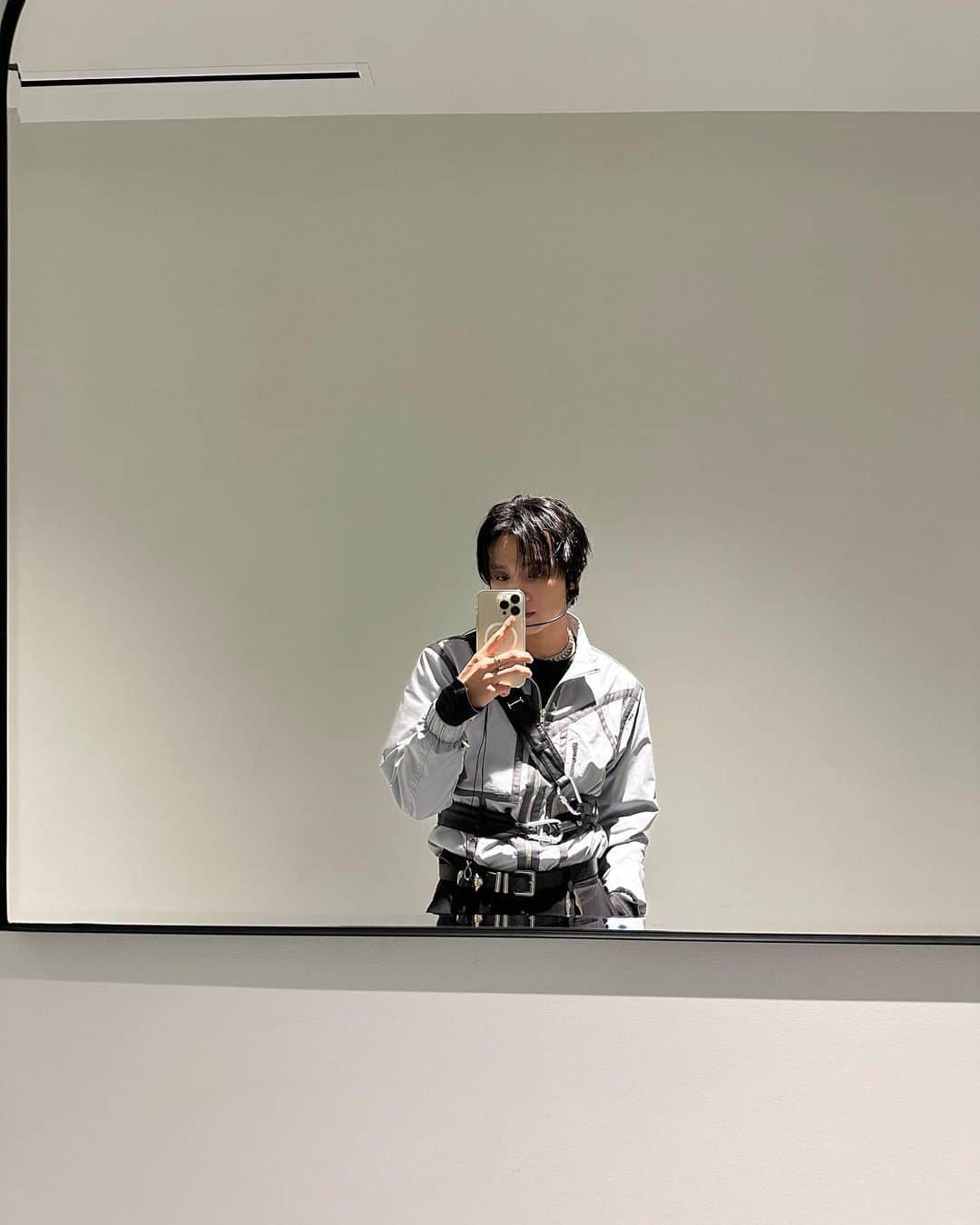 ヘチャンさんのインスタグラム写真 - (ヘチャンInstagram)「Man in the mirror 너무 고맙고 행복했어요💚」4月22日 15時30分 - haechanahceah