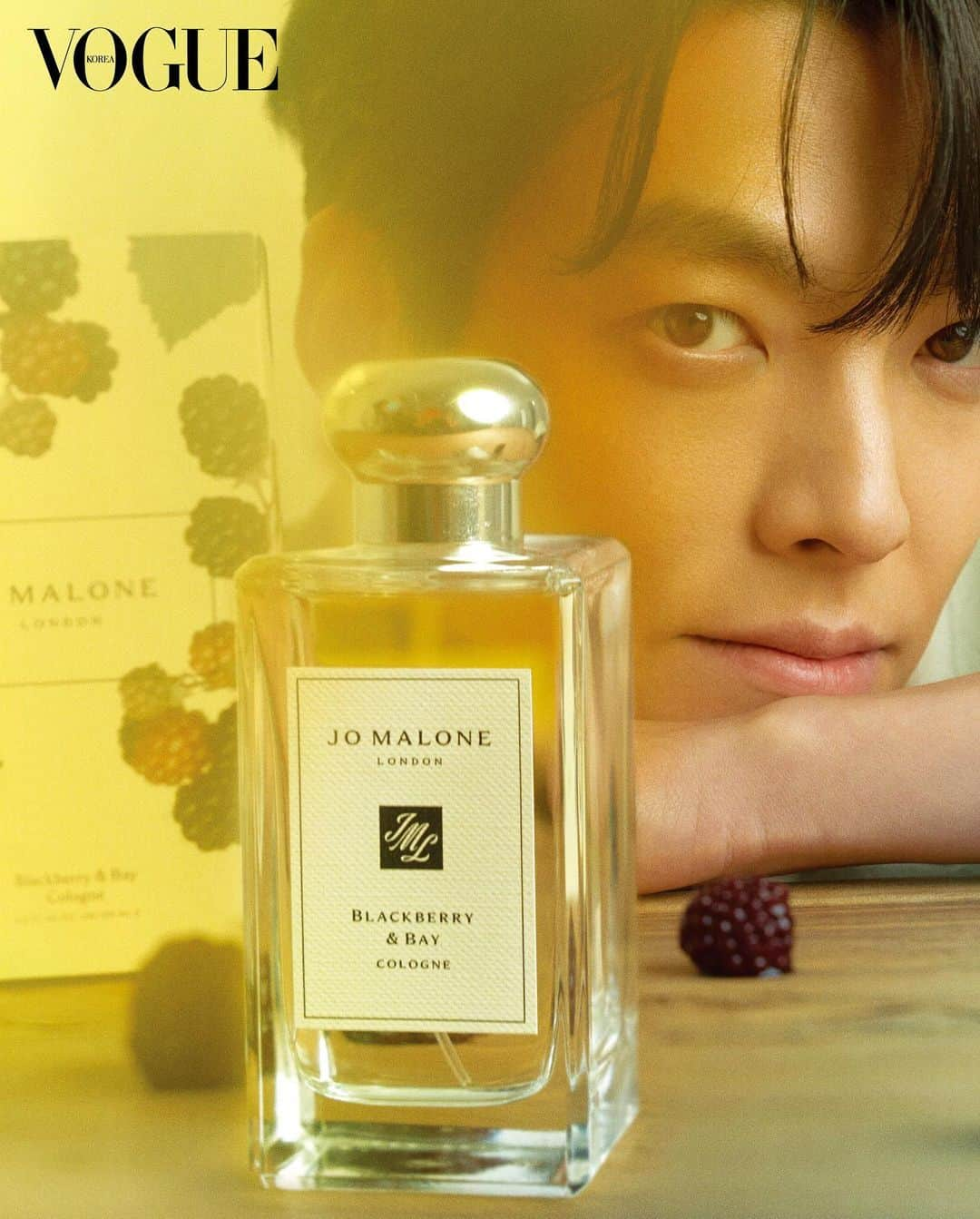 キム・ウビンさんのインスタグラム写真 - (キム・ウビンInstagram)「🌿⠀ ⠀ @jomalonelondon  #BlackberryAndBay @voguekorea  ⠀ beauty editor GAHYE SONG photographer YONGBIN CHOI @choiyongbin22  film SANGJUNE HWANG hair CHULWOO LIM @aurabeauty_01  makeup SUNGHYE KIM stylist HYEYOUNG LEE @hye_young_style  prop SEOKYOUNG LEE Am ent.CHAELIN JWA, MINSEOK NO @chaelin_jwa @o_o_nomin  ⠀」4月22日 15時38分 - ____kimwoobin