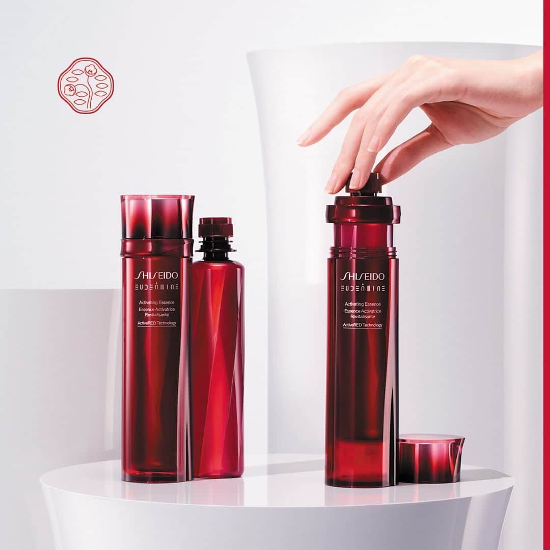 資生堂 Shiseido Group Shiseido Group Official Instagramのインスタグラム：「April 22 is Earth Day. A day when we evaluate where we are with our sustainability goals. One of the products we’re most proud of is SHISEIDO Eudermine. By introducing advanced production processes, we’ve reduced CO2 emissions throughout the entire supply chain, from raw-material procurement to use and disposal. And thanks to product refills, plastic disposed of after use has been cut back by 92%. Our name, Shiseido, comes from the I Ching, the classic Chinese text that reads, “How wonderful is the virtue of the earth, from which all things are born.” From our founding until now, we’ve made it our mission to create sustainable value. From now and into the future, we’ll continue to strive toward the realization of a sustainable society in which people can experience happiness through the power of beauty. Discover more: international.shiseido.co.jp/lp-eudermine-sustainability.html  4月22日はEarth Day。私たちが地球環境について考える日です。ブランドSHISEIDO「オイデルミン」は、製造工程を進化させ、「ボトル製造」と「中味液充填」をワンステップで実現し、原料調達、生産、使用、廃棄のサプライチェーン全体でCO2排出量を削減。本体容器を繰り返し使用することにより、使用後廃棄するプラスチック量も92%削減します。「資生堂」の社名は、中国の古典「易経」の「至哉坤元　万物資生（大地の徳はなんと素晴らしいものであろうか、すべてのものはここから生まれる）」という一節に由来。創業時からその先の未来へ、サステナブルな価値創造の使命が刻まれています。これからも「美の力を通じて”人々が幸福を実感できる”サステナブルな社会の実現」を目指していきます。 当社の環境に対するアクション：corp.shiseido.com/jp/sustainability/env/  #Shiseido #資生堂 #sustainability #サステナビリティ #earthday」