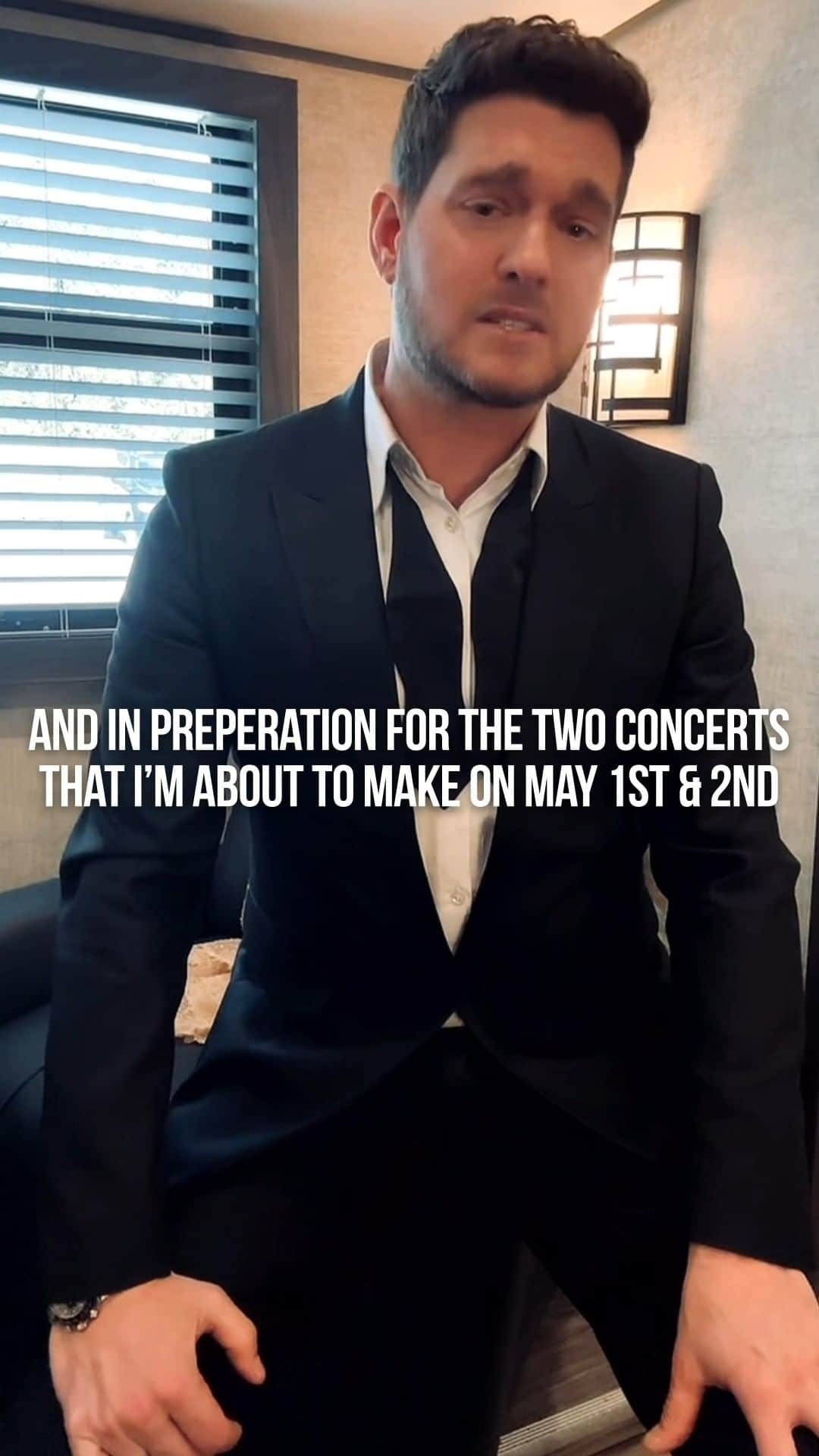 マイケル・ブーブレのインスタグラム：「Newcastle, I am so excited to see you all on May 1st & 2nd that I've been practicing my Geordie slang... Make sure yOOu bOOk yOOur tickets and cOOme sing with me! Link in bio! #MBHigherTour」