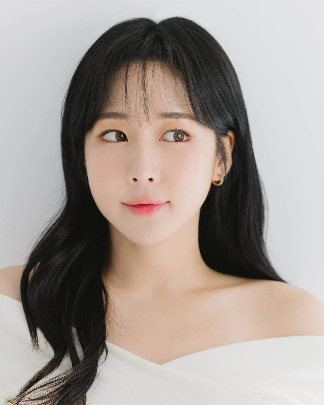 ウェイ のインスタグラム：「스토리 인기투표 순위로 올려봅니다..🤍」