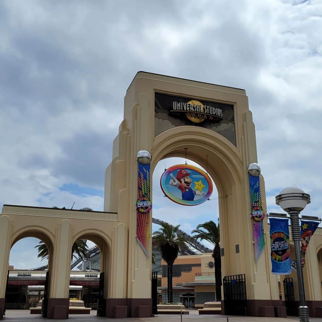 のインスタグラム：「2023 April USJ　gate  #usj #ユニバ #ユニバーサルスタジオジャパン #大阪 #universalstudios」