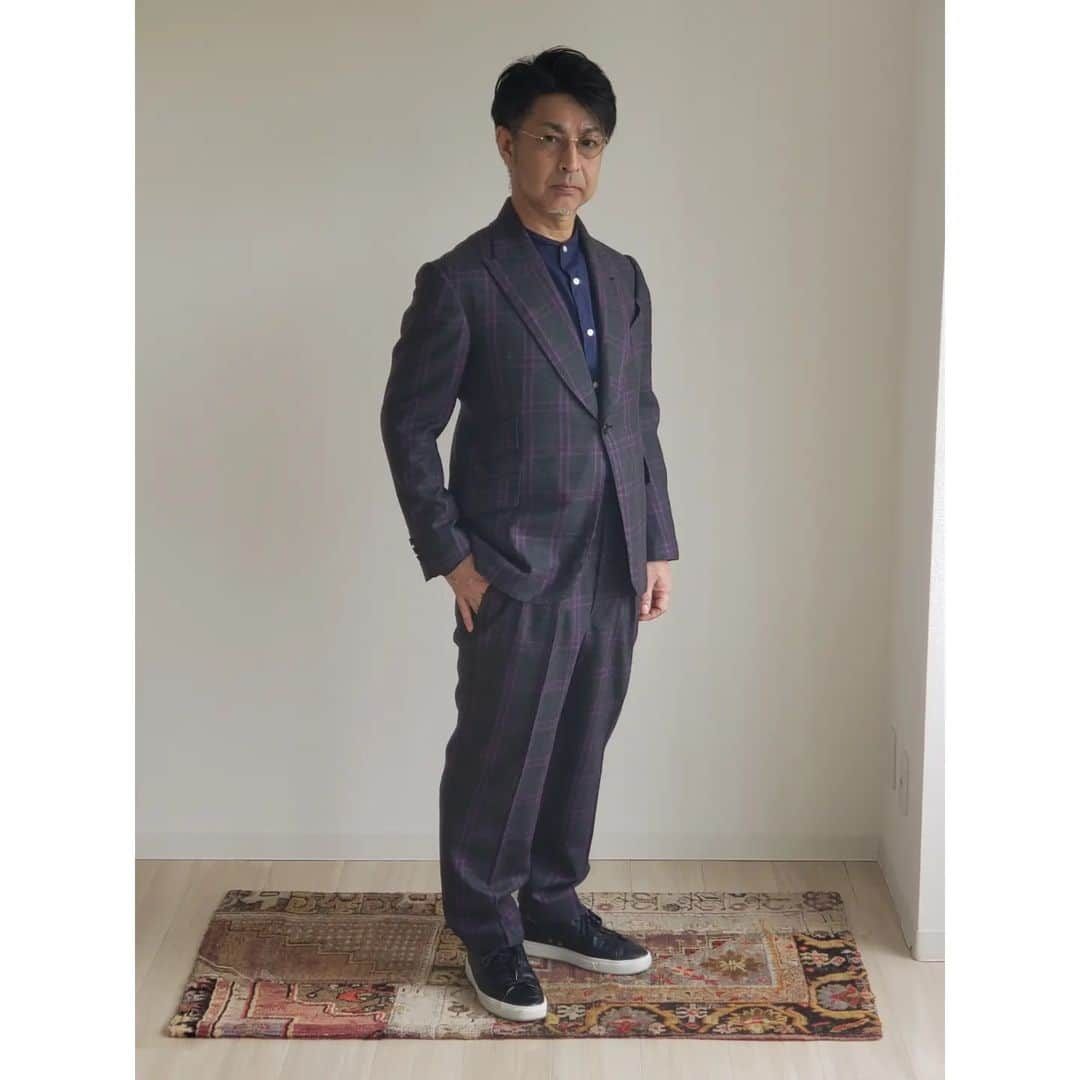 信國太志のインスタグラム：「Mr.Hamada in our Bateman 100%  merino wool #bespokesuit (290-310g/m) @hamadaken」