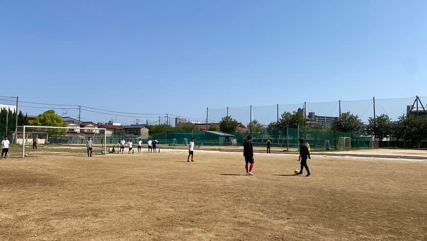 高木和正さんのインスタグラム写真 - (高木和正Instagram)「本日ご縁があり高松第一高等学校サッカー部の指導をさせていただきました。  生徒達は今できることを積極的に取り組んでくれました。  今日の一日で大きく変わることは難しいですが毎日の練習の中で意識がかわり一人一人のレベルアップのキッカケになってくれればと思います。  僕自身も楽しい時間でした。  ありがとうございました。  #香川県 #高松市 #高校サッカー #高松第一高等学校 #サッカー部 #指導 #BESFORT #高木和正 #svome #svolmestyle」4月22日 16時38分 - kazumasatakagi