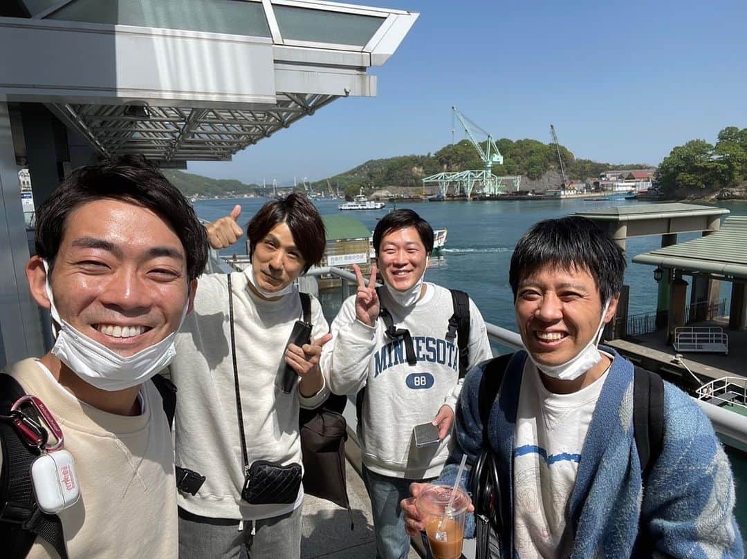 ウーイェイよしたかさんのインスタグラム写真 - (ウーイェイよしたかInstagram)「ネイビーと尾道で営業でした！帰りラーメン食べてカフェ行って楽しかった！うさかめで食べた尾道ラーメンの味の記憶が蘇りました！美味しかったです！  #スマイル #ウーイェイ #よしたか #瀬戸君 #ネイビーズアフロ #皆川君 #はじり君 #尾道 #営業 #尾道ラーメン #美味しかった #カフェ #アイスコーヒー」4月22日 16時59分 - yoshitaka5787