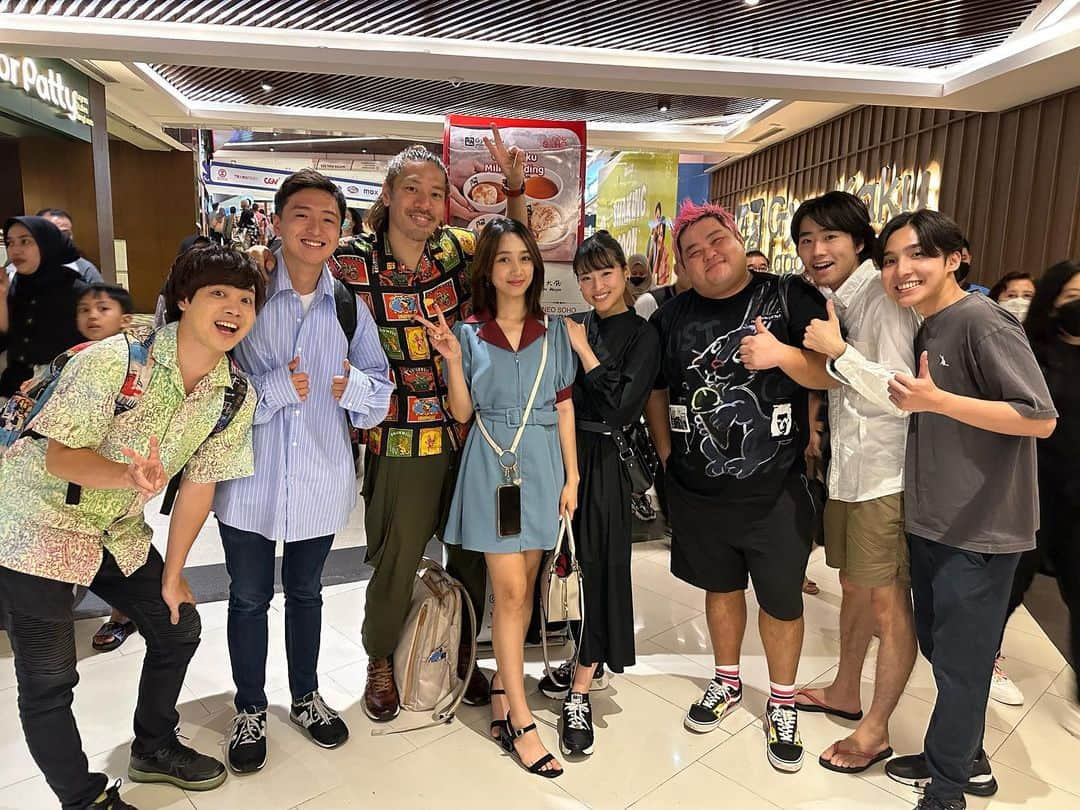 アヤナ・シャハブのインスタグラム：「Habis bersilatuhrahmi sama geng jepang🤗🥰」