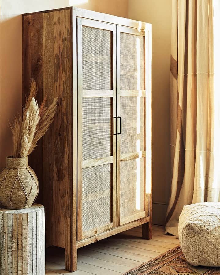 フレンチコネクションのインスタグラム：「This Earth Day (and everyday), restore calm and order to your interiors with our distinctive home collection 🌾 From natural rattan furniture to home accessories crafted from recycled materials, living consciously is easy when it looks like this.」