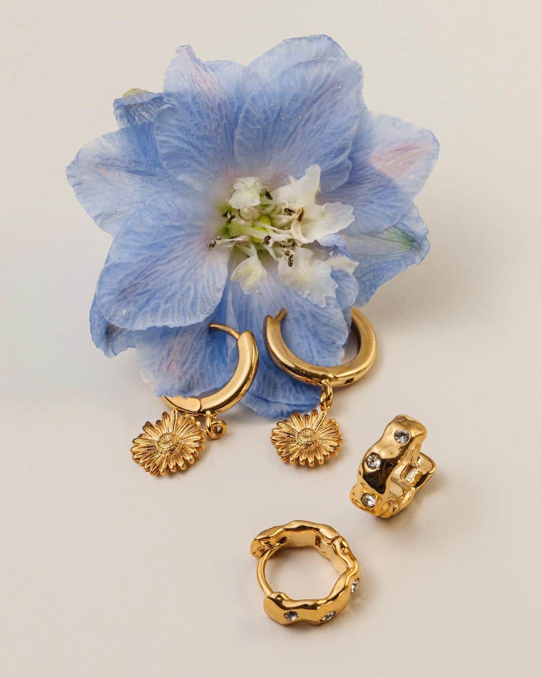 オレリアさんのインスタグラム写真 - (オレリアInstagram)「Spring jewellery treats 🌼 #oreliajewellery」4月22日 17時08分 - oreliajewellery